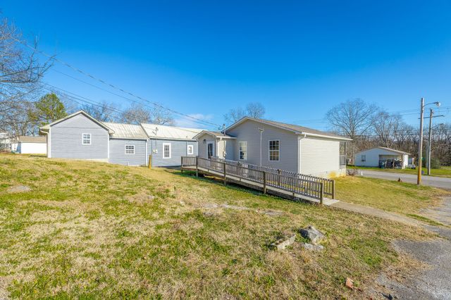 1318 S Cedar Ave, South Pittsburg, TN 37380