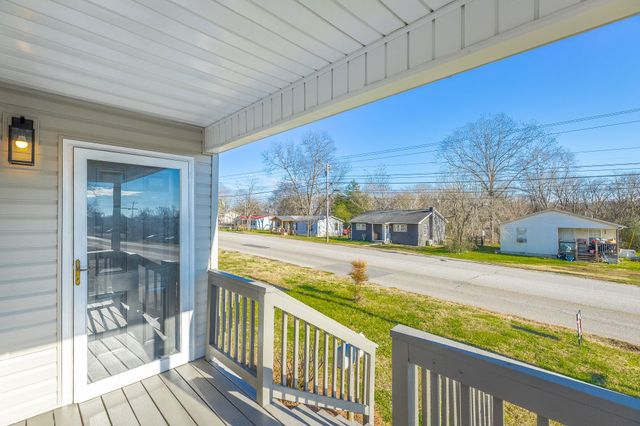 1318 S Cedar Ave, South Pittsburg, TN 37380