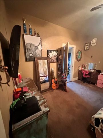 629 W Yoakum Ave, Kingsville, TX 78363