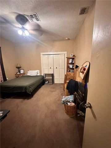 629 W Yoakum Ave, Kingsville, TX 78363