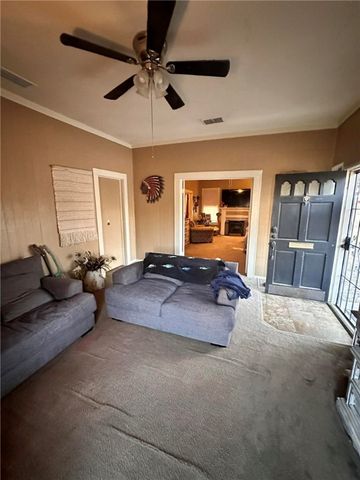 629 W Yoakum Ave, Kingsville, TX 78363