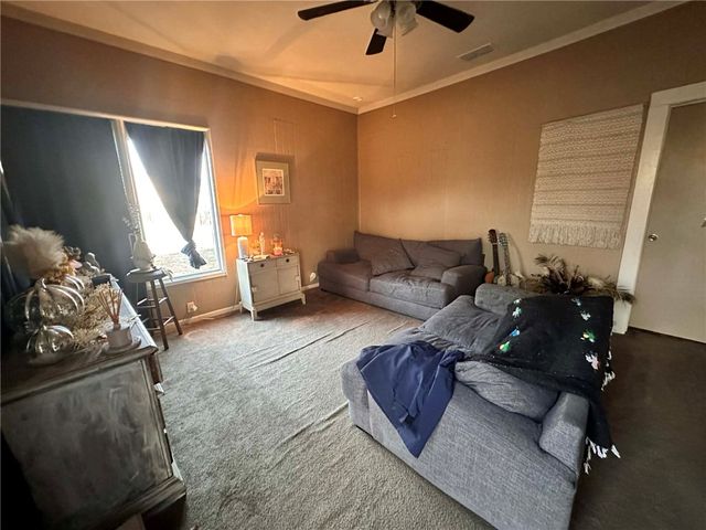 629 W Yoakum Ave, Kingsville, TX 78363