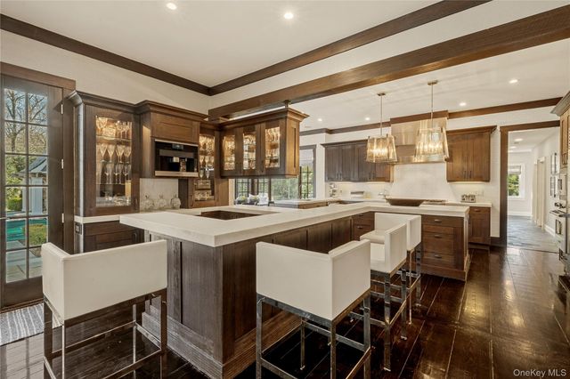 8 Serenite Lane, Muttontown, NY 11791