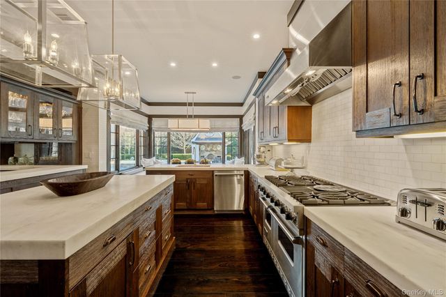 8 Serenite Lane, Muttontown, NY 11791