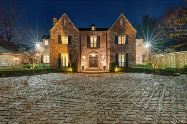 8 Serenite Lane, Muttontown, NY 11791