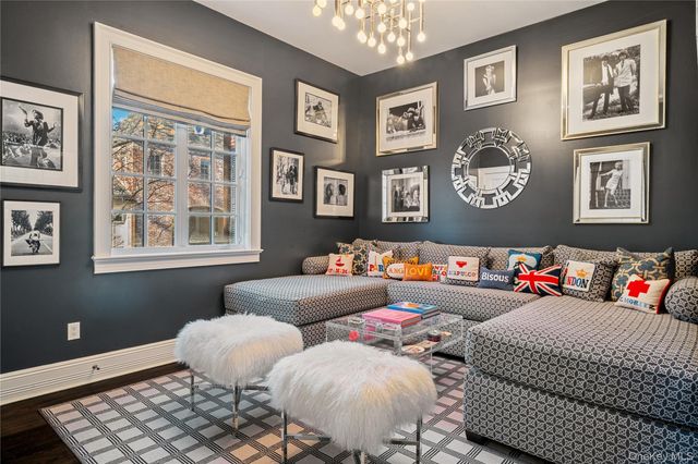 8 Serenite Lane, Muttontown, NY 11791