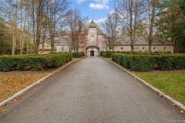 8 Serenite Lane, Muttontown, NY 11791