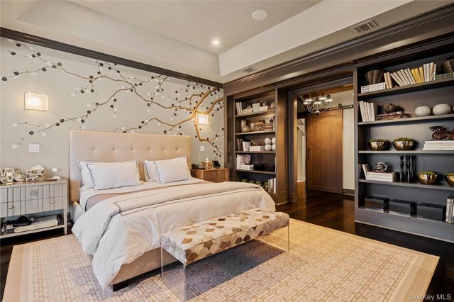 8 Serenite Lane, Muttontown, NY 11791