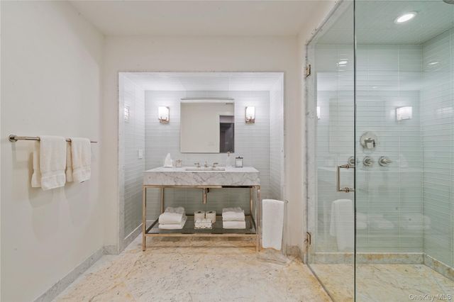 8 Serenite Lane, Muttontown, NY 11791