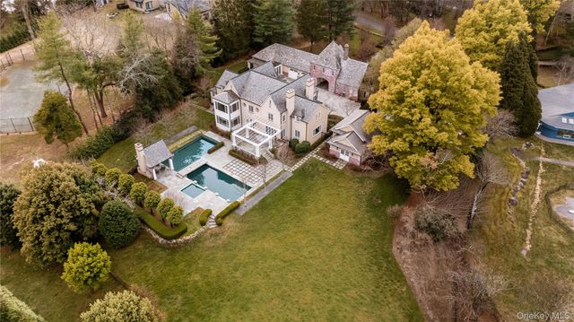 8 Serenite Lane, Muttontown, NY 11791