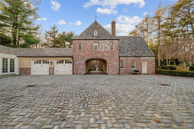 8 Serenite Lane, Muttontown, NY 11791