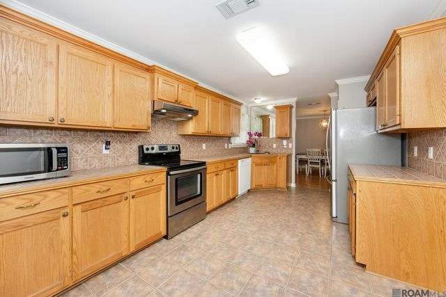 26565 Parkwood Dr, Denham Springs, LA 70726