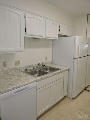 2299 Scenic Hwy P2, Pensacola, FL 32503