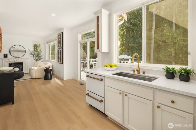 16255 SE 66th St, Bellevue, WA 98006