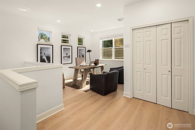 16255 SE 66th St, Bellevue, WA 98006