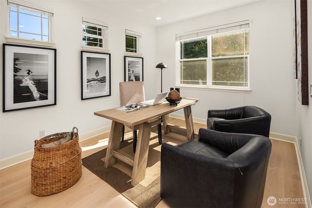 16255 SE 66th St, Bellevue, WA 98006