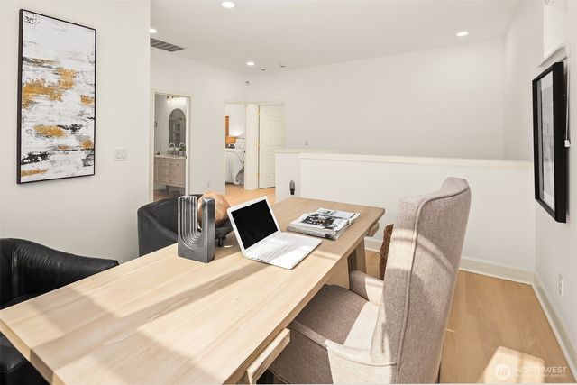 16255 SE 66th St, Bellevue, WA 98006