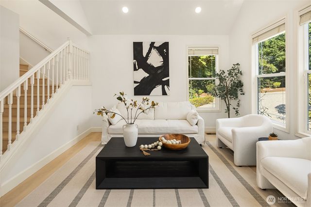 16255 SE 66th St, Bellevue, WA 98006