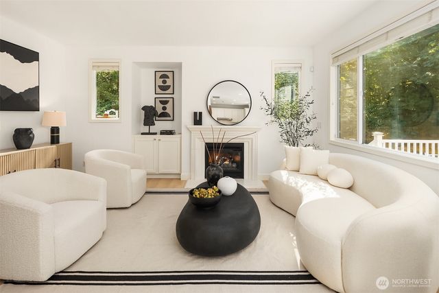 16255 SE 66th St, Bellevue, WA 98006