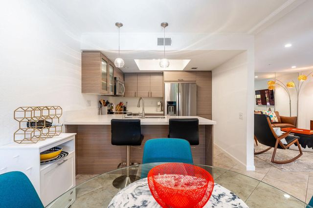 500 E Amado Road 106, Palm Springs, CA 92262