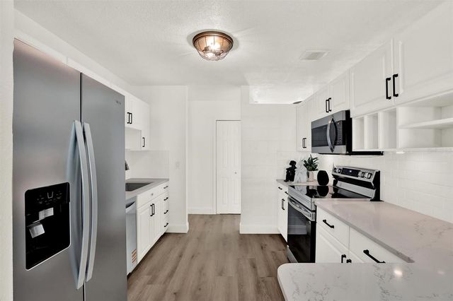 4510 NE HELENA STREET NE, St Petersburg, FL 33703