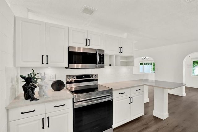 4510 NE HELENA STREET NE, St Petersburg, FL 33703