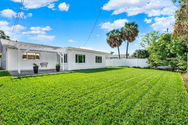 4510 NE HELENA STREET NE, St Petersburg, FL 33703