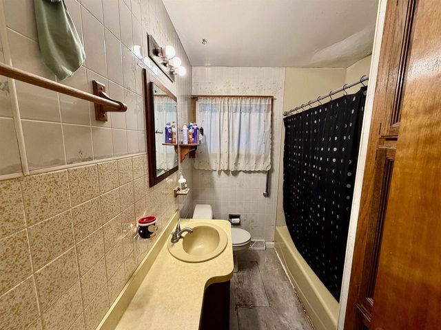 265 E Memorial Drive, Janesville, WI 53545