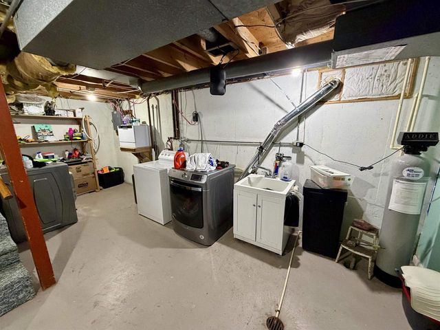 265 E Memorial Drive, Janesville, WI 53545