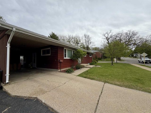 265 E Memorial Drive, Janesville, WI 53545