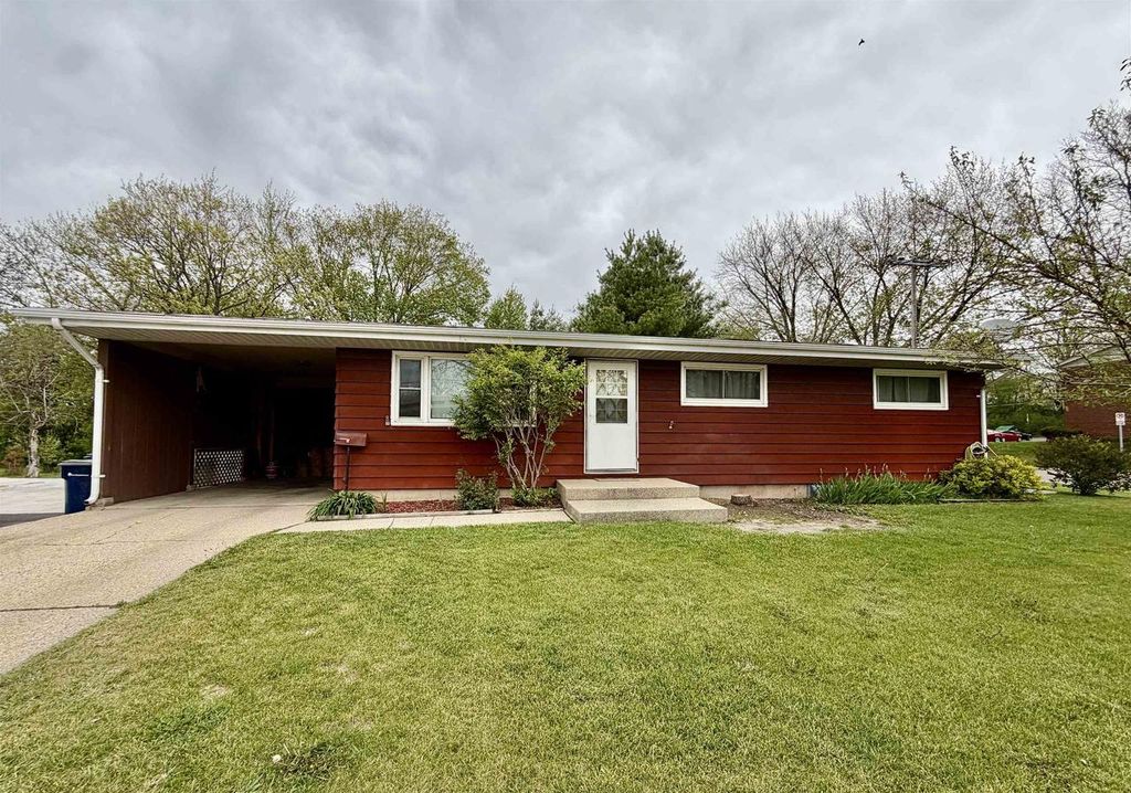 265 E Memorial Drive, Janesville, WI 53545