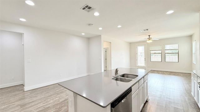 600 Golden Glory RD, Leander, TX 78641