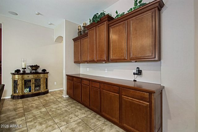 2011 W SPUR Drive, Phoenix, AZ 85085