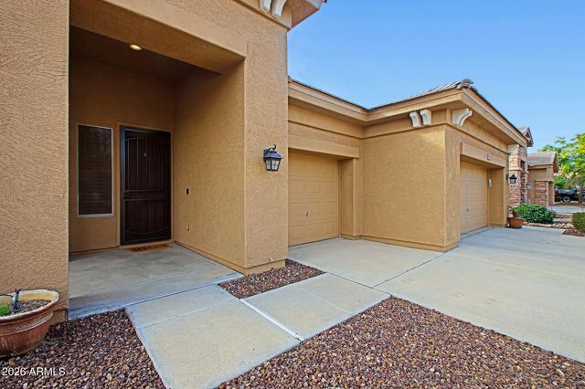 2011 W SPUR Drive, Phoenix, AZ 85085