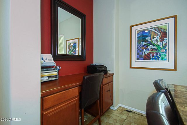 2011 W SPUR Drive, Phoenix, AZ 85085