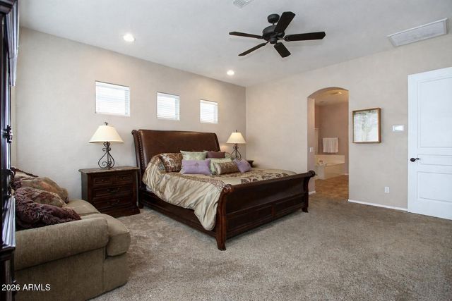 2011 W SPUR Drive, Phoenix, AZ 85085