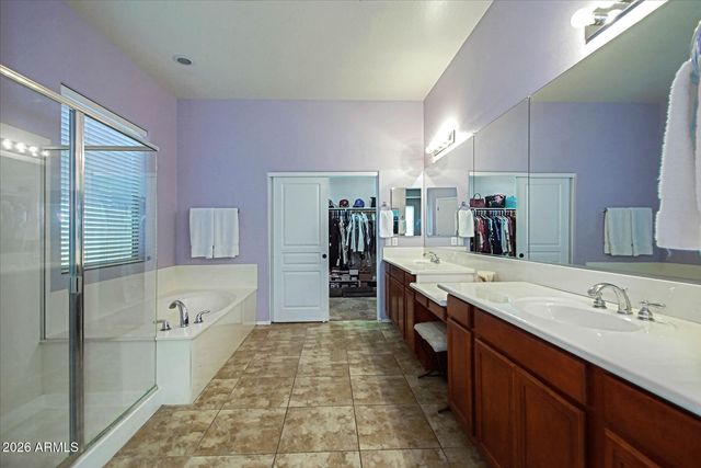 2011 W SPUR Drive, Phoenix, AZ 85085