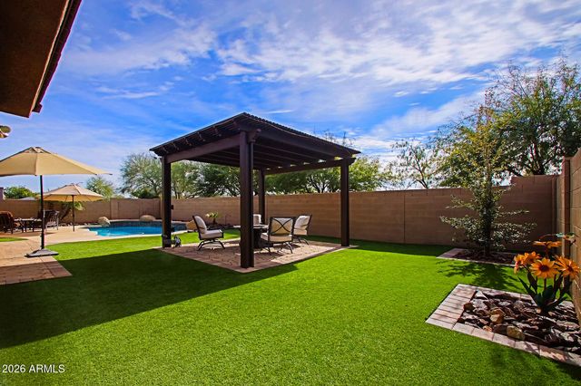 2011 W SPUR Drive, Phoenix, AZ 85085