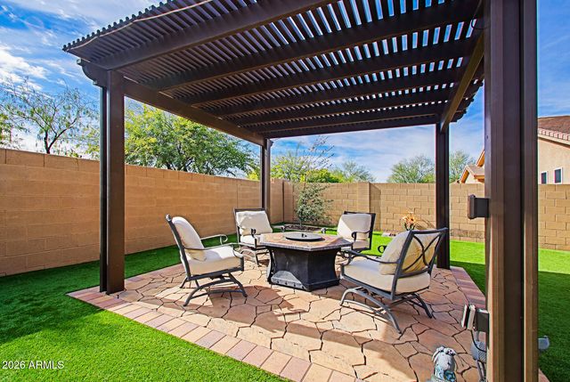 2011 W SPUR Drive, Phoenix, AZ 85085