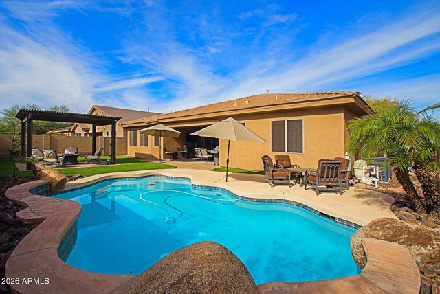 2011 W SPUR Drive, Phoenix, AZ 85085