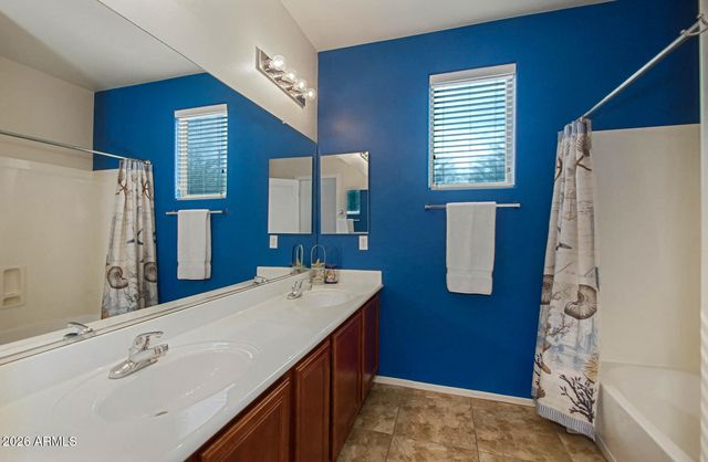 2011 W SPUR Drive, Phoenix, AZ 85085