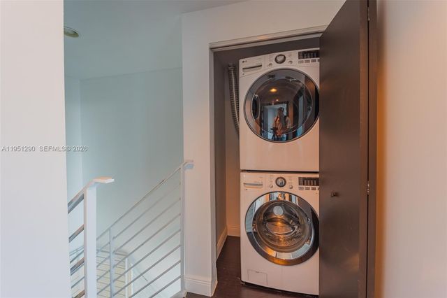 60 SW 13th St 3424, Miami, FL 33130