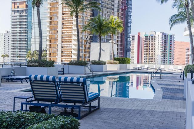 60 SW 13th St 3424, Miami, FL 33130