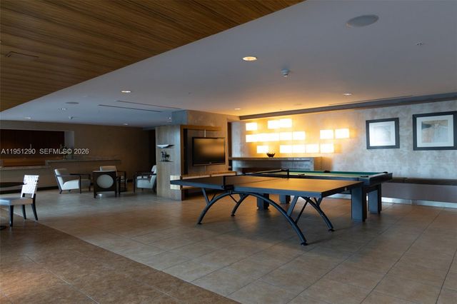 60 SW 13th St 3424, Miami, FL 33130