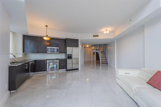 60 SW 13th St 3424, Miami, FL 33130