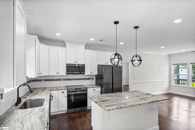 240 Stone Avenue, Woodruff, SC 29388