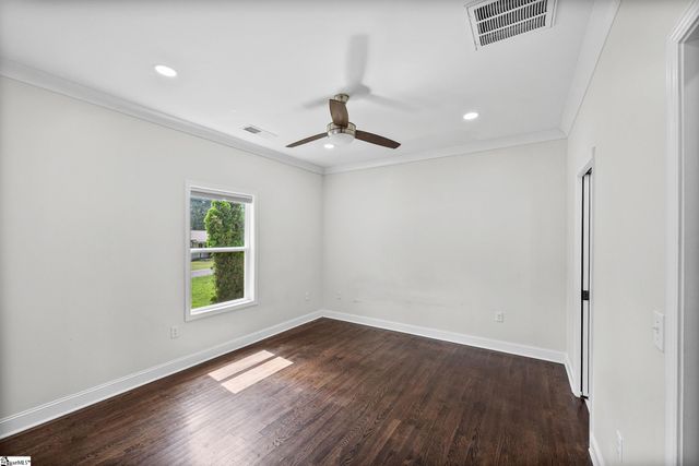 240 Stone Avenue, Woodruff, SC 29388
