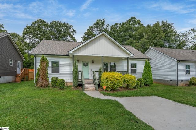 240 Stone Avenue, Woodruff, SC 29388