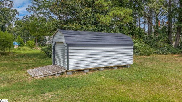 240 Stone Avenue, Woodruff, SC 29388