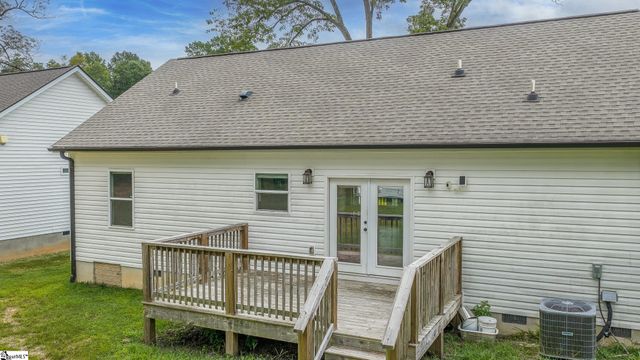 240 Stone Avenue, Woodruff, SC 29388